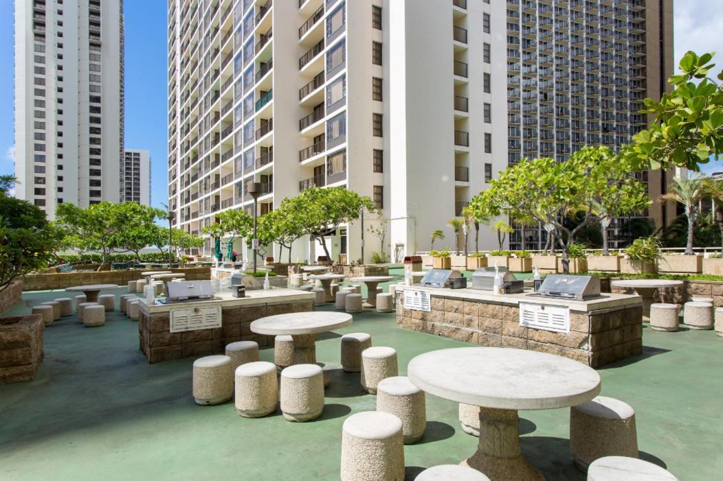 Waikiki Banyan Modern One Bedroom Free Parking Honolulu Exterior foto